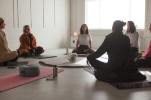 Carolina teaching a meditation class for inner peace